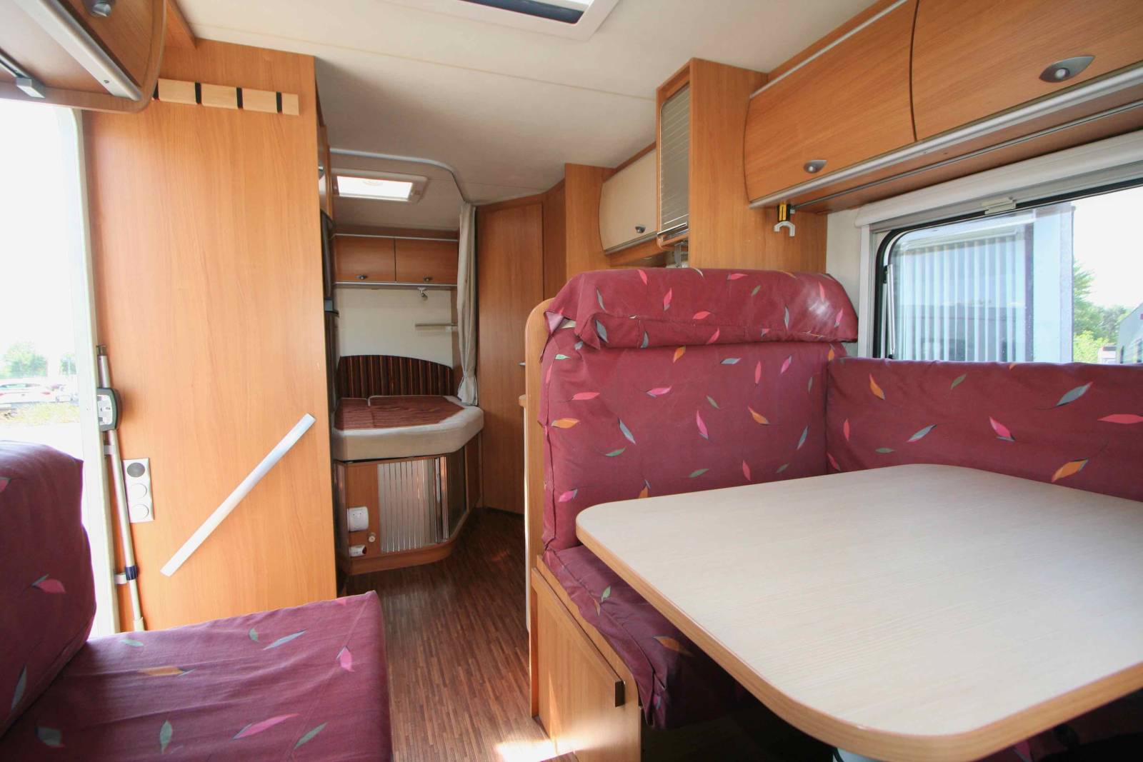 Camping-car profilé d'occasion, lit à la française, 4 couchages, Bürstner Nexxo T640, à Roques proche de Toulouse (31)