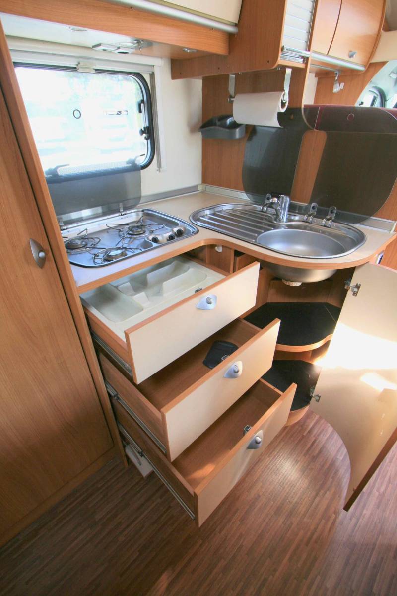 Vend Camping-car profilé d'occasion, lit à la française, 4 couchages, Bürstner Nexxo T640, à Roques proche de Toulouse (31)