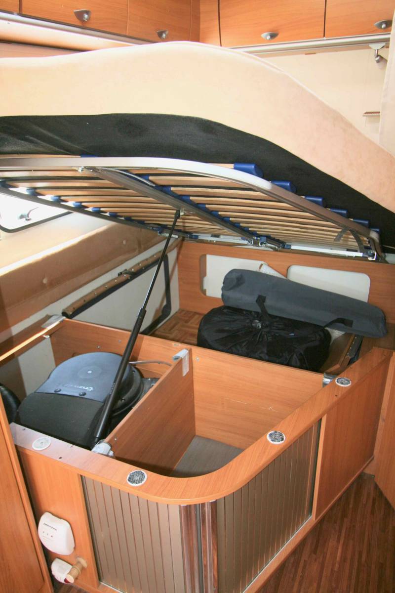 Achat Camping-car profilé d'occasion, lit à la française, 4 couchages, Bürstner Nexxo T640, à Roques proche de Toulouse (31)