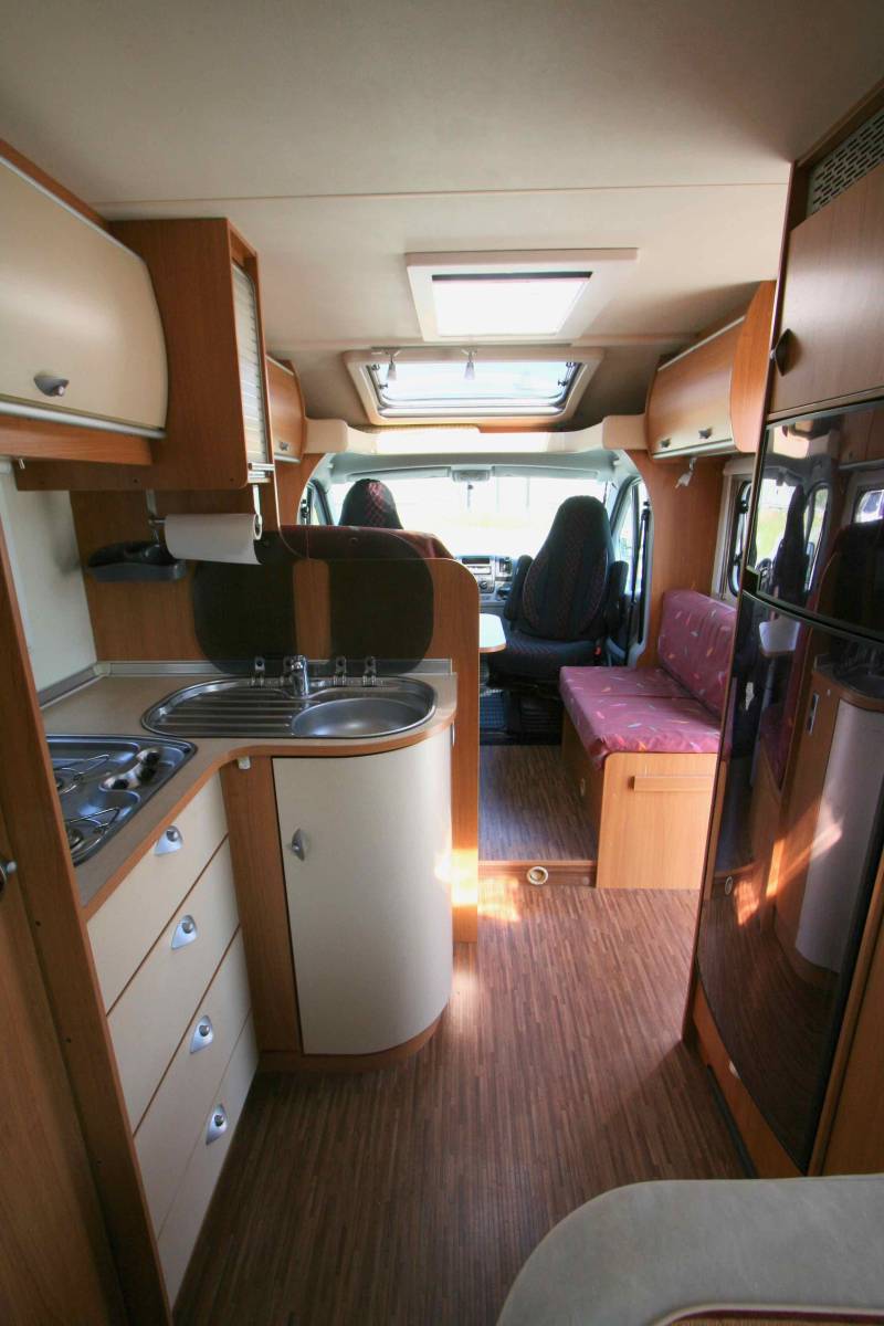 Achat Camping-car profilé d'occasion, lit à la française, 4 couchages, Bürstner Nexxo T640, à Roques proche de Toulouse (31)