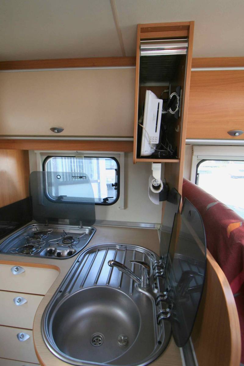 Achat Camping-car profilé d'occasion, lit à la française, 4 couchages, Bürstner Nexxo T640, à Roques proche de Toulouse (31)