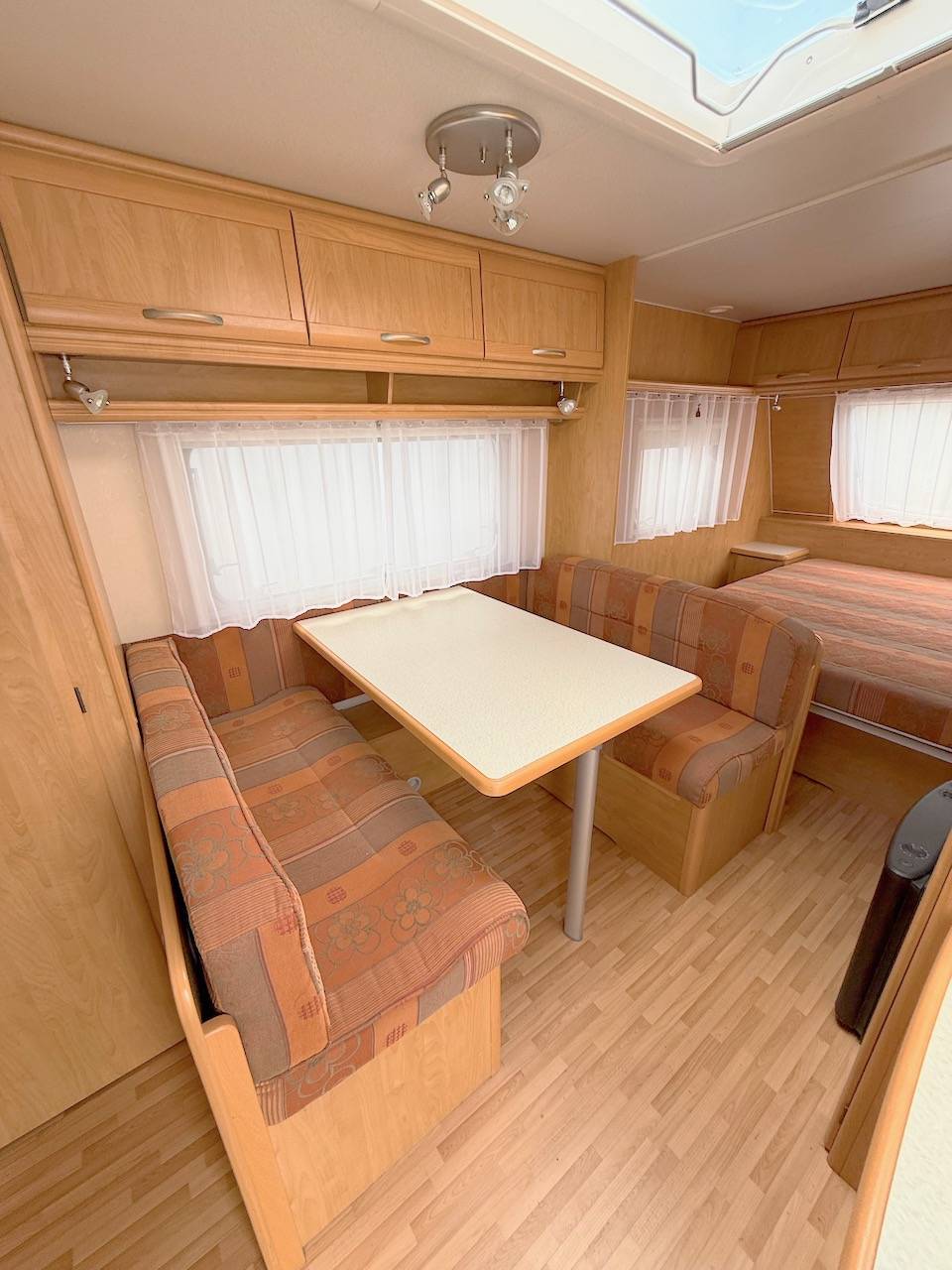 Caravane Occasion, lit central, 4 places, Sterkeman Novastar 500 CP, à Roques proche de Toulouse (31)