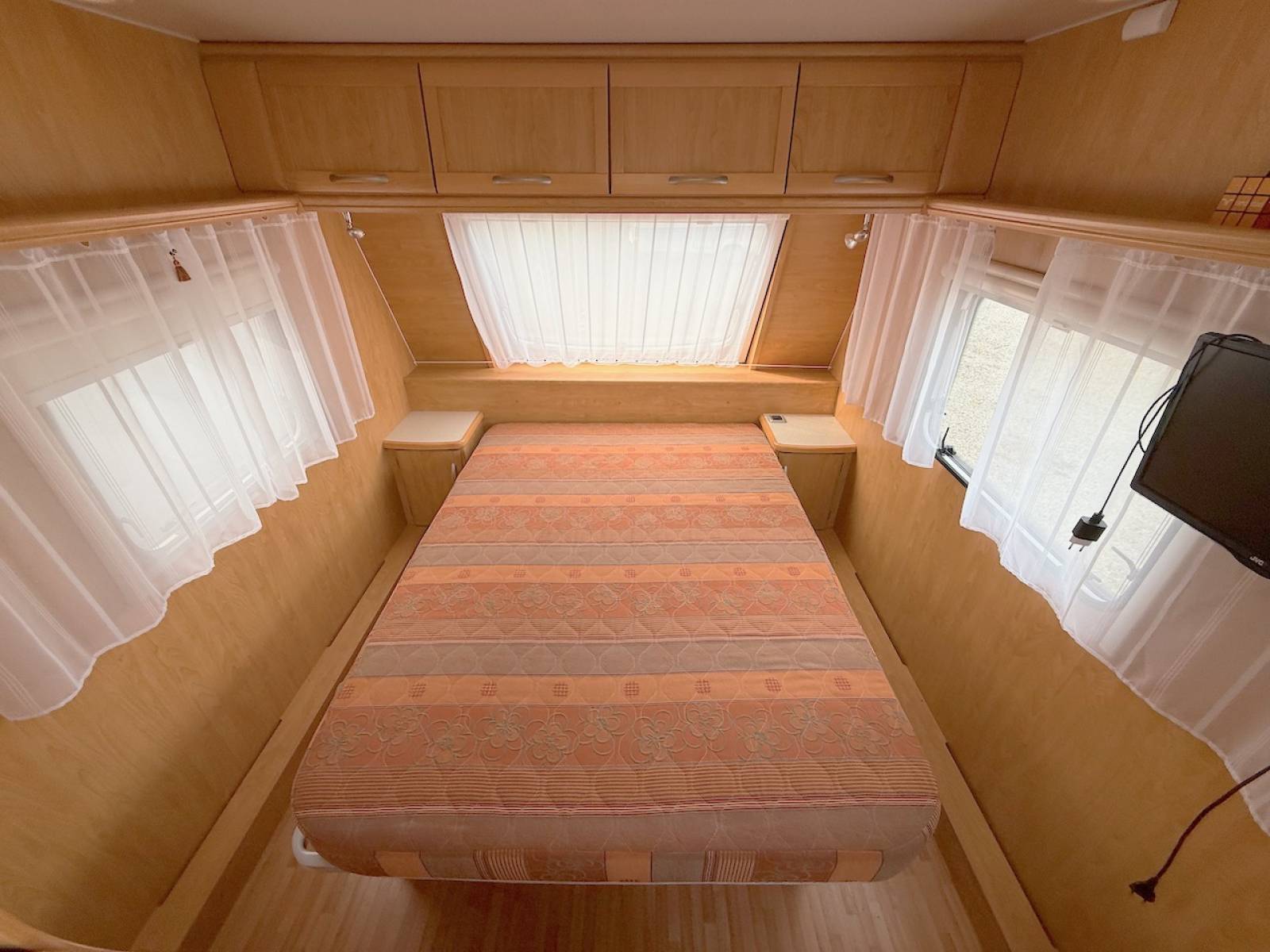 Caravane Occasion, lit central, 4 places, Sterkeman Novastar 500 CP, à Roques proche de Toulouse (31)