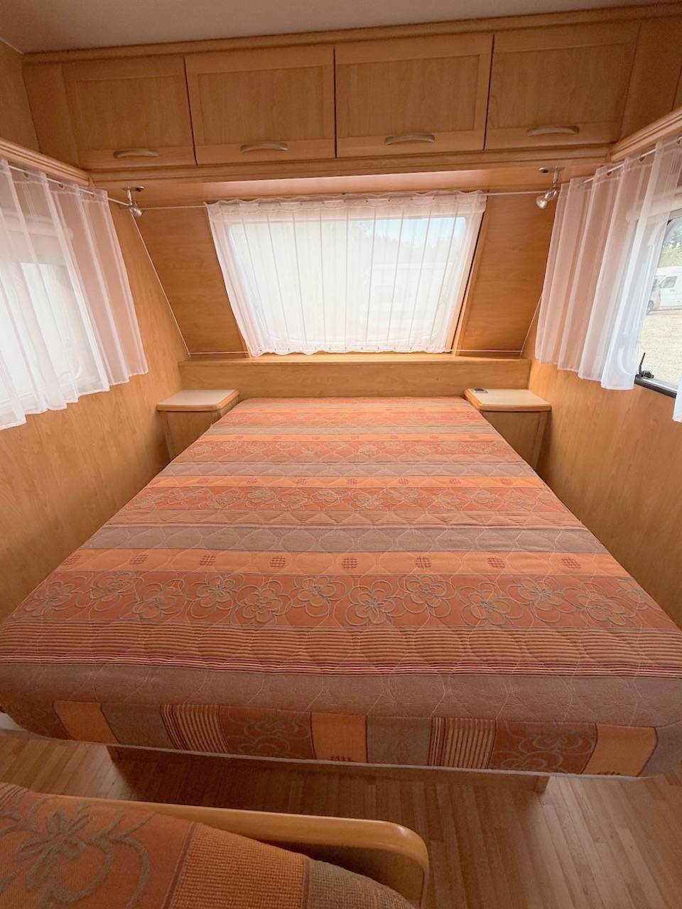 Achat Caravane Occasion, lit central, 4 places, Sterkeman Novastar 500 CP, à Roques proche de Toulouse (31)