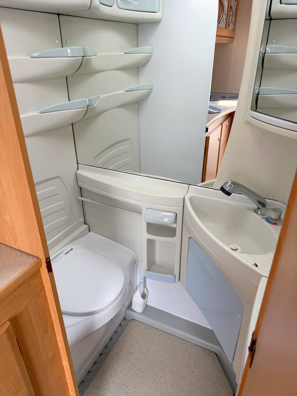 Achat Caravane Occasion, lit central, 4 places, Sterkeman Novastar 500 CP, à Roques proche de Toulouse (31)