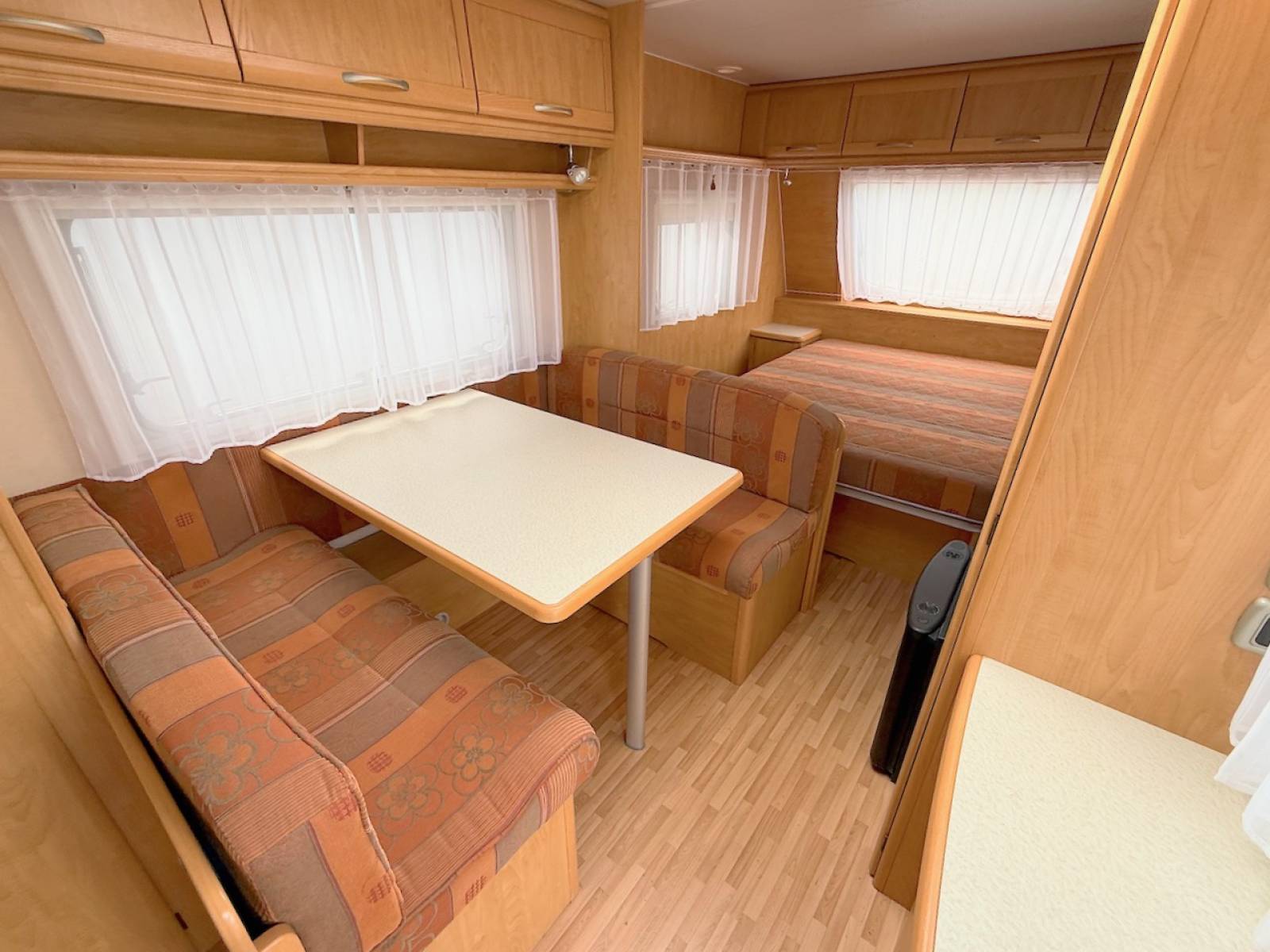 Vend Caravane Occasion, lit central, 4 places, Sterkeman Novastar 500 CP, à Roques proche de Toulouse (31)