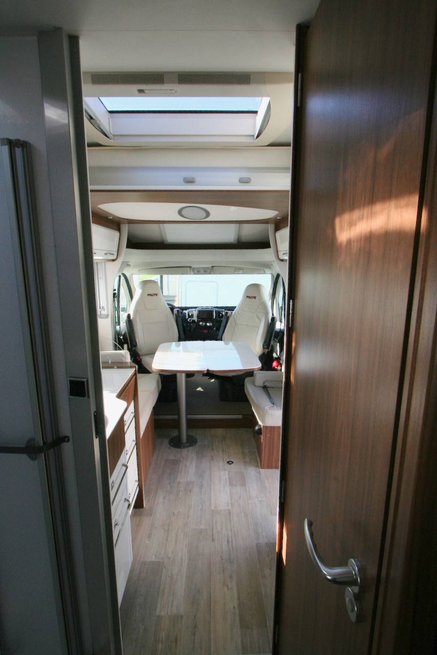 Achat Camping-car profilé occasion lit central, lit de pavillon, grande soute, Pilote P746 C essentiel, à Roques près Toulouse (31)