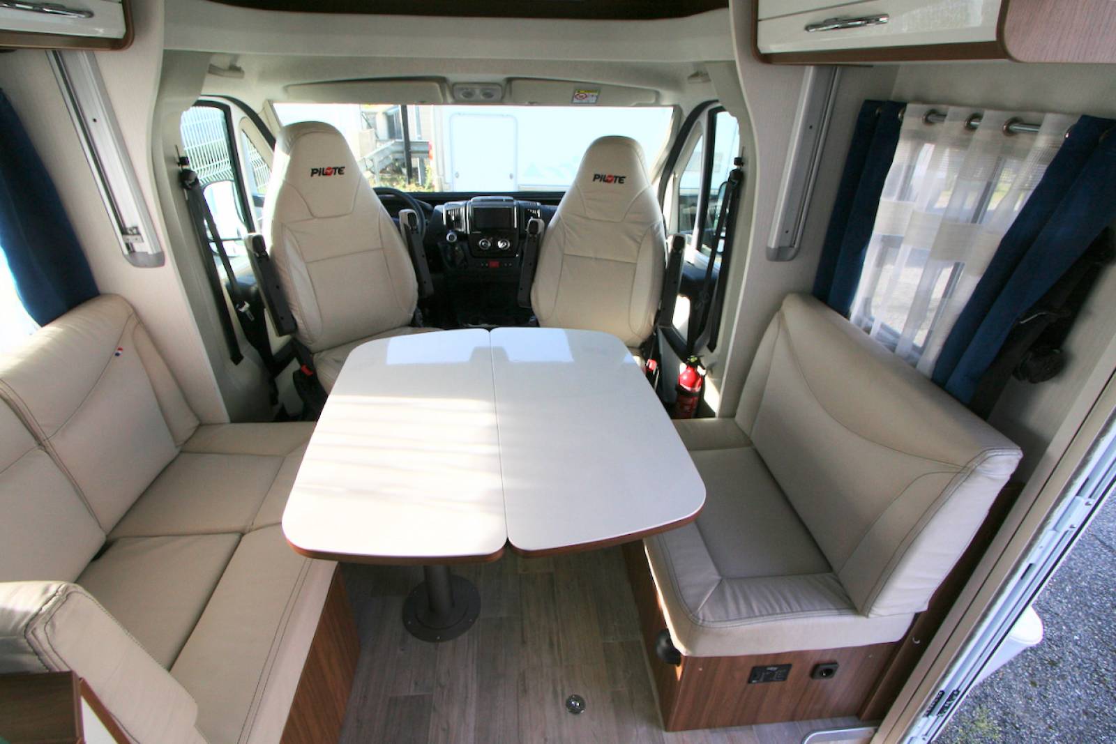 Achat Camping-car profilé occasion lit central, lit de pavillon, grande soute, Pilote P746 C essentiel, à Roques près Toulouse (31)