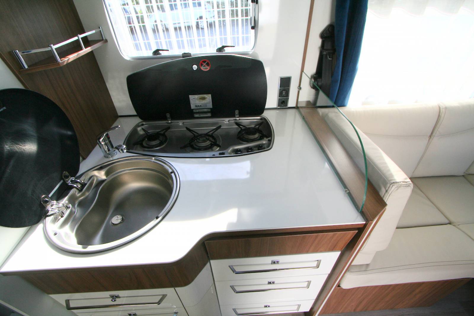 Vente Camping-car profilé occasion lit central, lit de pavillon, grande soute, Pilote P746 C essentiel, à Roques près Toulouse (31)