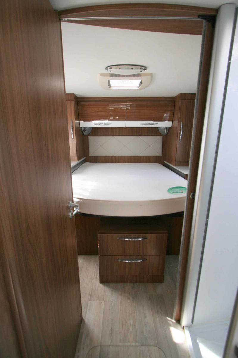 Vend Camping-car intégral occasion récent, 150 cv, 4 couchages, lit central, Pilote G 740 Essentiel, à Roques proche de Toulouse (31)