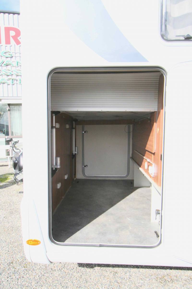 Vend Camping-car intégral occasion récent, 150 cv, 4 couchages, lit central, Pilote G 740 Essentiel, à Roques proche de Toulouse (31)