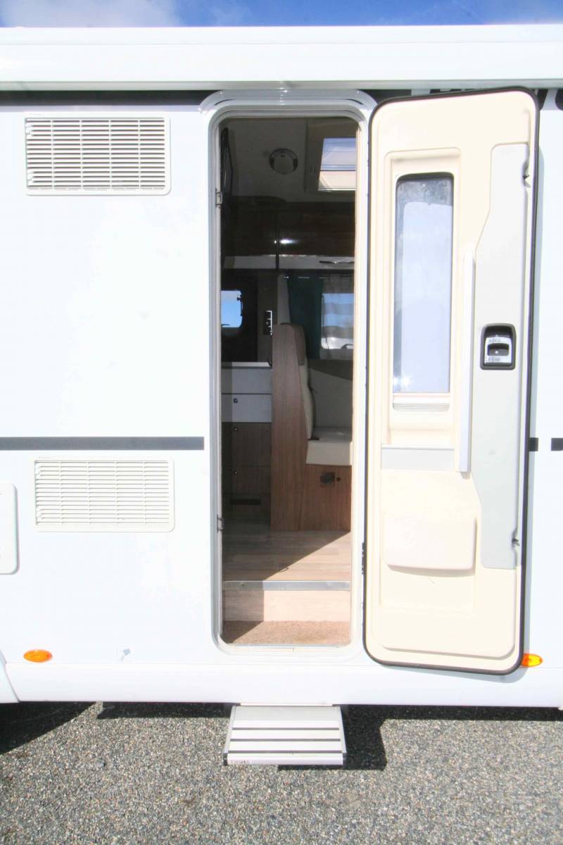 Camping-car intégral occasion récent, 150 cv, 4 couchages, lit central, Pilote G 740 Essentiel, à Roques proche de Toulouse (31)