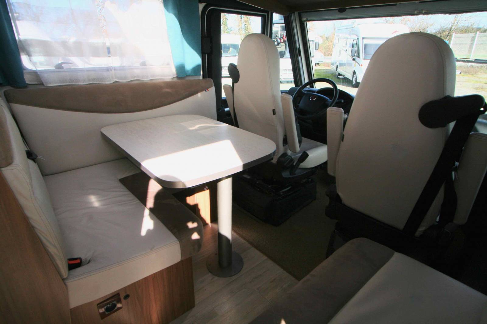 Achat Camping-car intégral occasion récent, 150 cv, 4 couchages, lit central, Pilote G 740 Essentiel, à Roques proche de Toulouse (31)