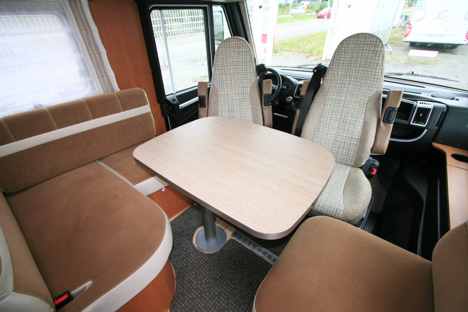 Vend Camping-car intégral occasion poids lourd, lits jumeaux sur grande soute, Pilote explorateur G 741 FGJ, à Roques proche de Toulouse (31)