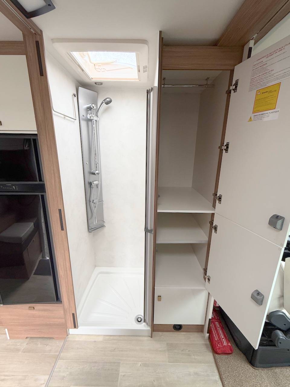 Vend Camping-car profilé occasion, Maxi-salon, salon en U, moins de 7 m, 4 places, Pilote P 696 U Evidence, à Roques proche de Toulouse (31)