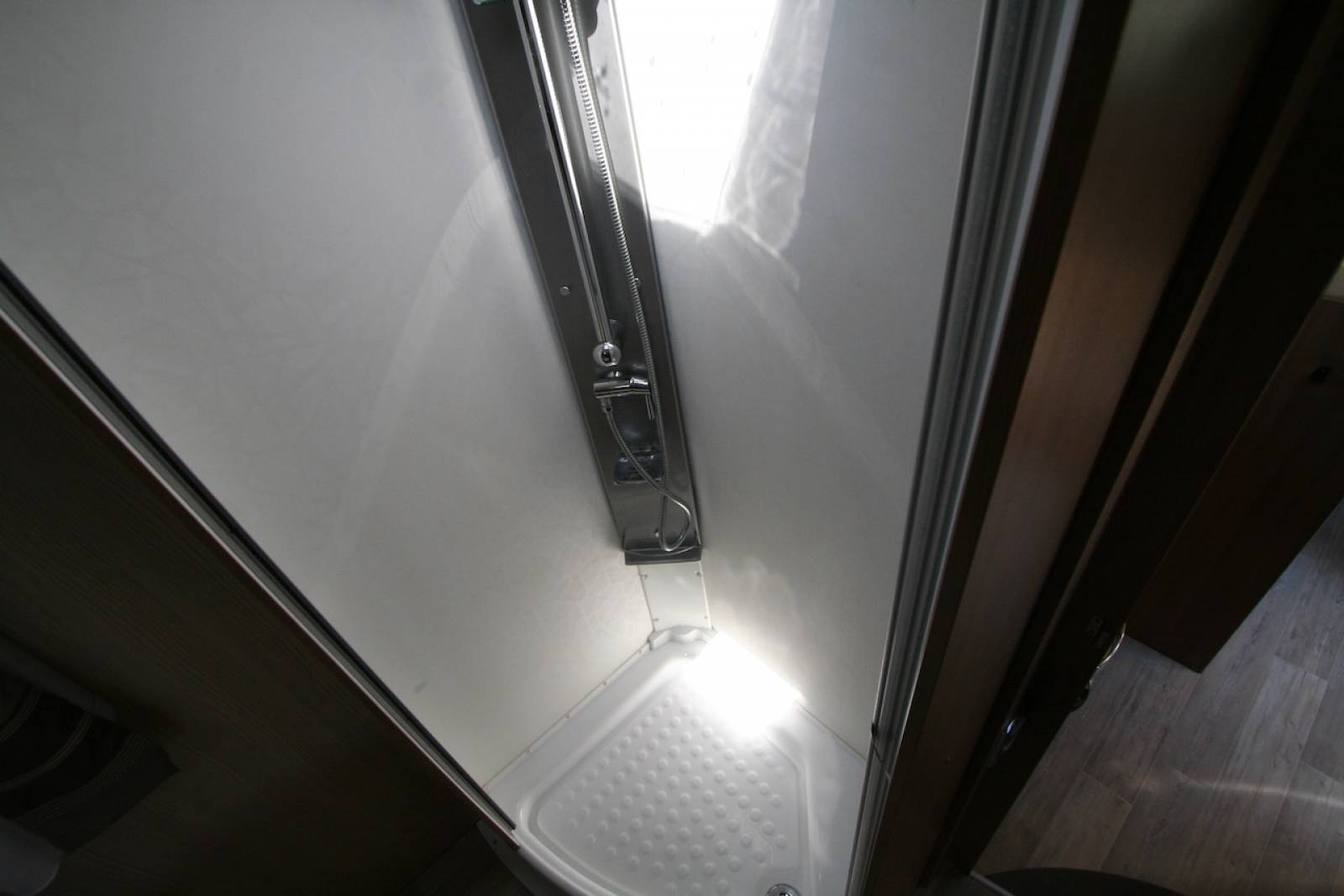 Camping-car occasion profilé, lit central, lit de pavillon, Pilote aventura P 736 TCA, à Roques Proche de Toulouse (31)