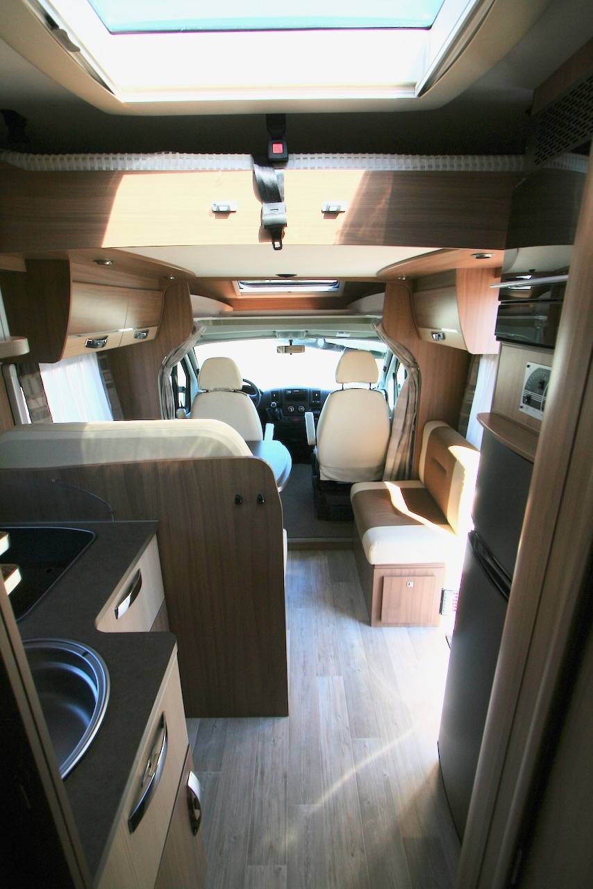 Vend Camping-car occasion profilé, lit central, lit de pavillon, Pilote aventura P 736 TCA, à Roques Proche de Toulouse (31)