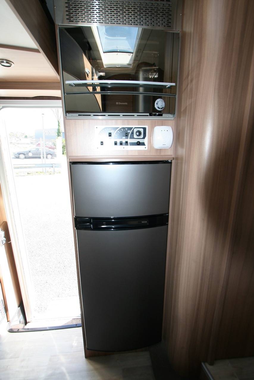 Achat Camping-car occasion profilé, lit central, lit de pavillon, Pilote aventura P 736 TCA, à Roques Proche de Toulouse (31)