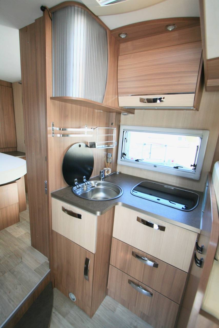 Achat Camping-car occasion profilé, lit central, lit de pavillon, Pilote aventura P 736 TCA, à Roques Proche de Toulouse (31)