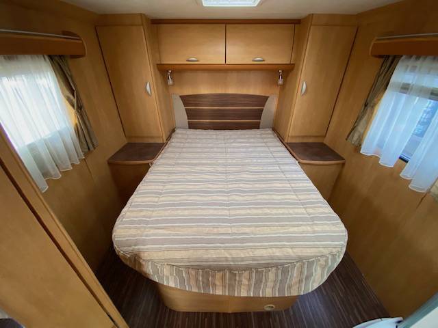 Camping-car profilé occasion, lit central, Pilote référence P 730, à Roques proche de Toulouse (31)