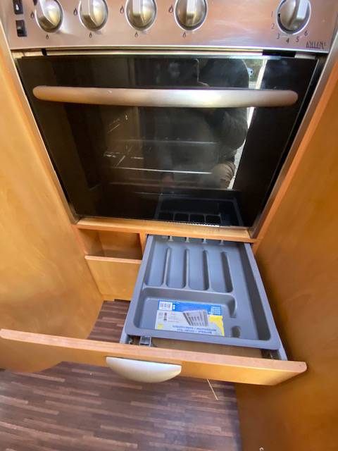 Camping-car profilé occasion, lit central, Pilote référence P 730, à Roques proche de Toulouse (31)