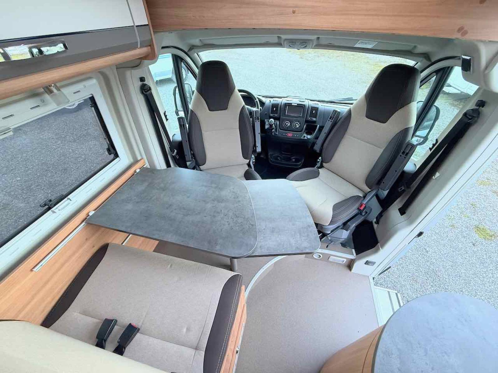 Vend Fourgon aménagé d'occasion moins de 6 m, parfaitement équipé, Possl Summit 600 plus, à Roques près Toulouse (31)