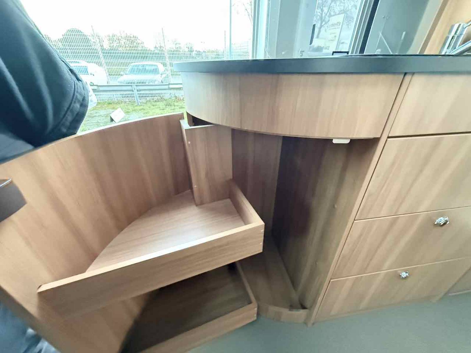 Vend Fourgon aménagé d'occasion moins de 6 m, parfaitement équipé, Possl Summit 600 plus, à Roques près Toulouse (31)