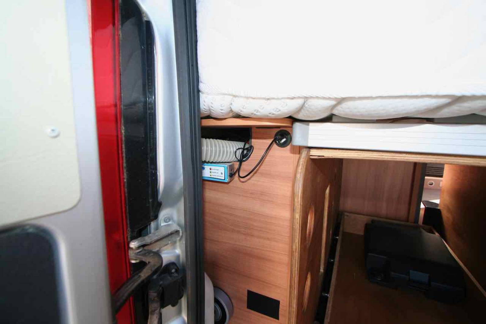 Achat Fourgon aménagé d'occasion moins de 6 m, parfaitement équipé, Possl Summit 600 plus, à Roques près Toulouse (31)