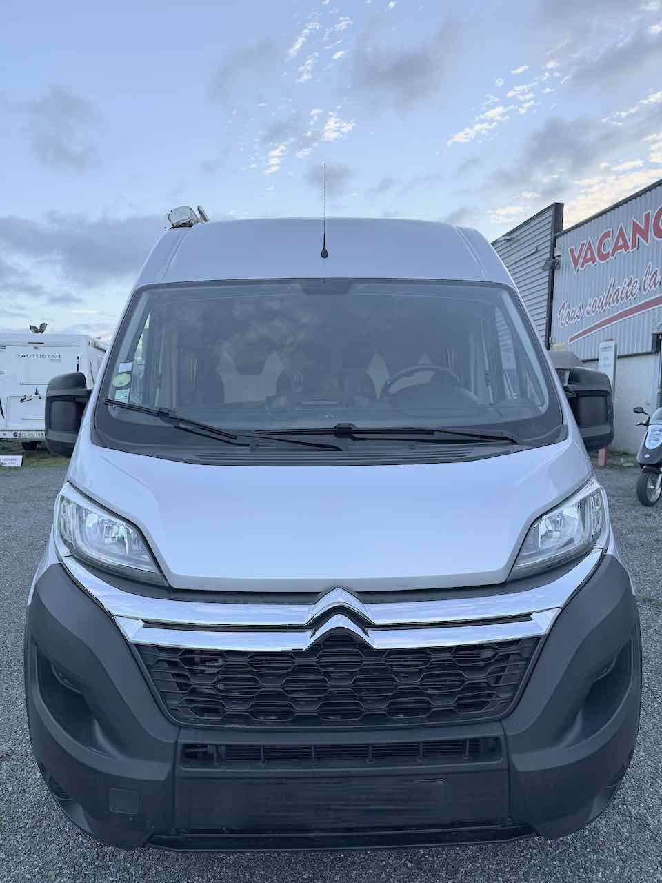 Fourgon aménagé d'occasion moins de 6 m, parfaitement équipé, Possl Summit 600 plus, à Roques près Toulouse (31)