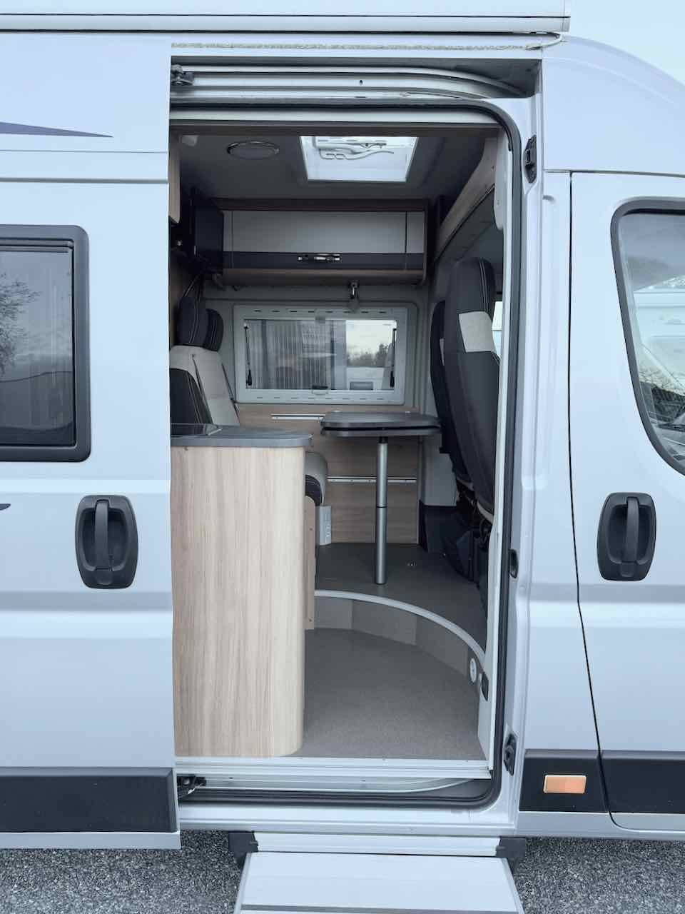 Vend Fourgon aménagé d'occasion moins de 6 m, parfaitement équipé, Possl Summit 600 plus, à Roques près Toulouse (31)