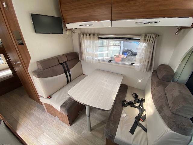 Camping-car capucine occasion 6 places, presque neuf, double dînette, Pilote C 700 essentiel, à Roques proche de Toulouse (31)
