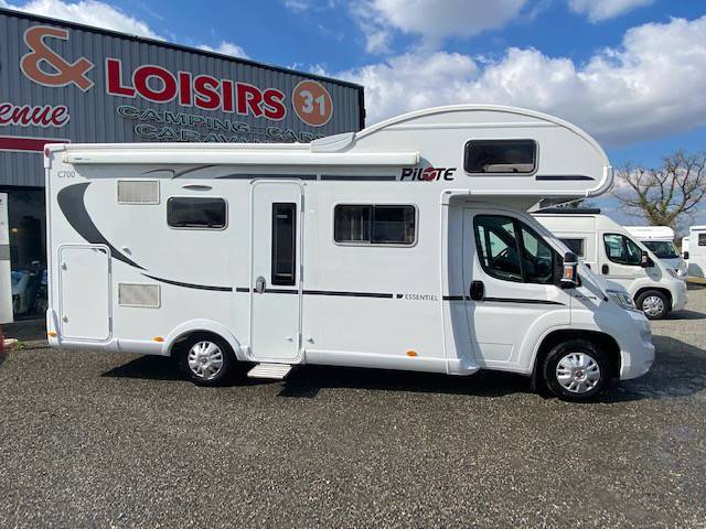 vend Camping-car capucine occasion 6 places, presque neuf, double dînette, Pilote C 700 essentiel, à Roques proche de Toulouse (31)