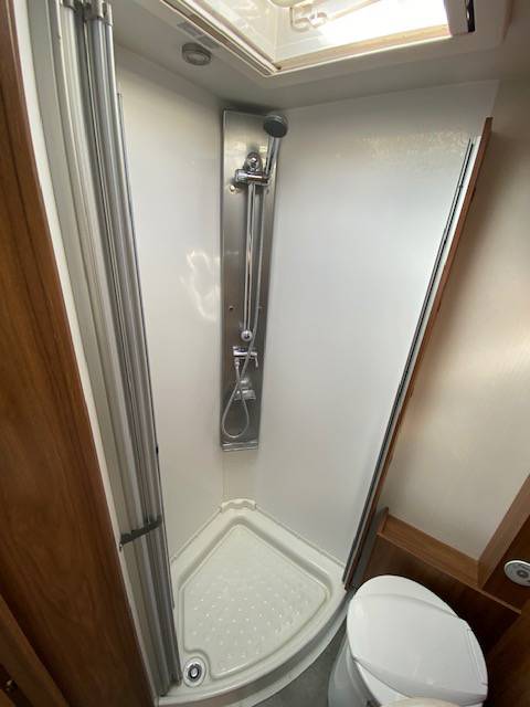 Achat Camping-car capucine occasion 6 places, presque neuf, double dînette, Pilote C 700 essentiel, à Roques proche de Toulouse (31)