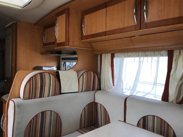 Achat Camping-car profilé d’occasion, lit de milieu, 3 places, Fleurette Magister 73 LMS, à Roques proche de Toulouse 31