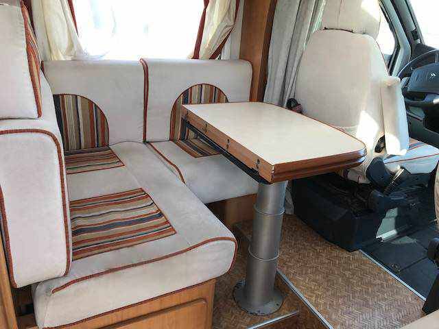 vend Camping-car profilé d’occasion, lit de milieu, 3 places, Fleurette Magister 73 LMS, à Roques proche de Toulouse 31