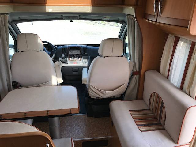 vend Camping-car profilé d’occasion, lit de milieu, 3 places, Fleurette Magister 73 LMS, à Roques proche de Toulouse 31