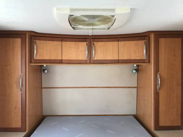 Achat Camping-car profilé d’occasion, lit de milieu, 3 places, Fleurette Magister 73 LMS, à Roques proche de Toulouse 31