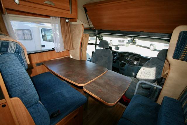 Vente Camping-car capucine d'occasion, lit sur soute, 5 places, 6 couchages, Challenger Genesis 51, à Roques proche de Toulouse (31)