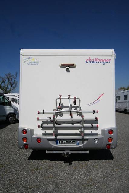 Camping-car capucine d'occasion, lit sur soute, 5 places, 6 couchages, Challenger Genesis 51, à Roques proche de Toulouse (31)