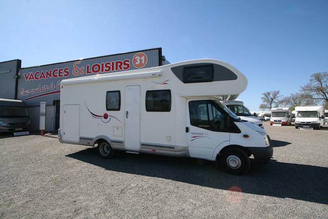 Camping-car capucine d'occasion, lit sur soute, 5 places, 6 couchages, Challenger Genesis 51, à Roques proche de Toulouse (31)