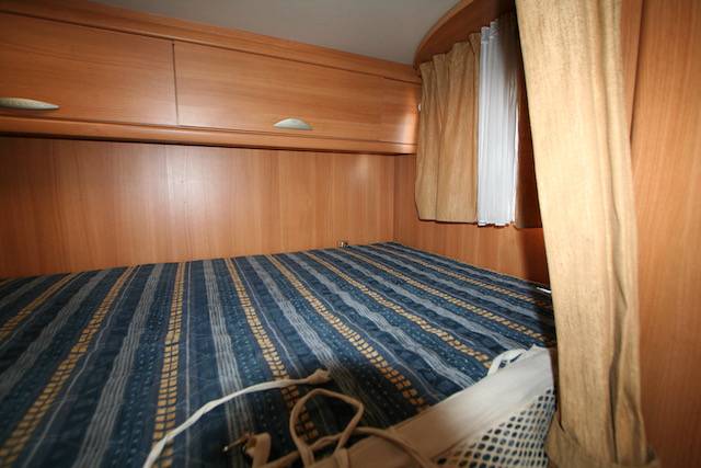 Achat Camping-car capucine d'occasion, lit sur soute, 5 places, 6 couchages, Challenger Genesis 51, à Roques proche de Toulouse (31)