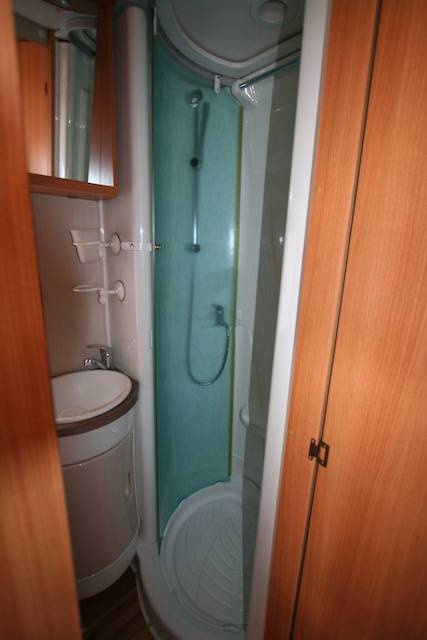 Achat Camping-car capucine d'occasion, lit sur soute, 5 places, 6 couchages, Challenger Genesis 51, à Roques proche de Toulouse (31)