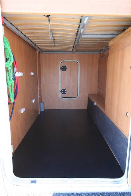 Achat Camping-car capucine d'occasion, lit sur soute, 5 places, 6 couchages, Challenger Genesis 51, à Roques proche de Toulouse (31)