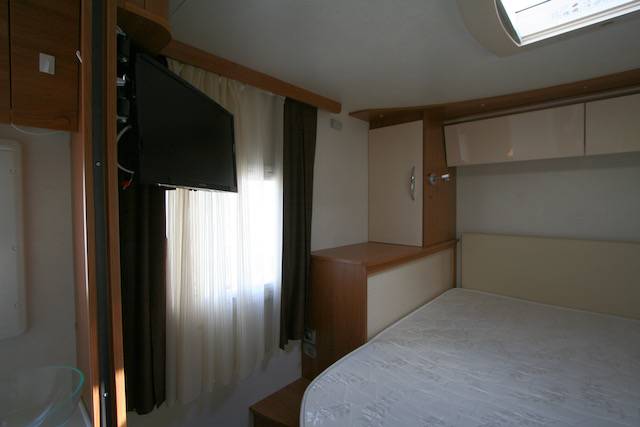 Camping-car profilé occasion, 5 places, 5 couchages, Rimor Europeo 69 Plus, à Roques proche Toulouse (31)