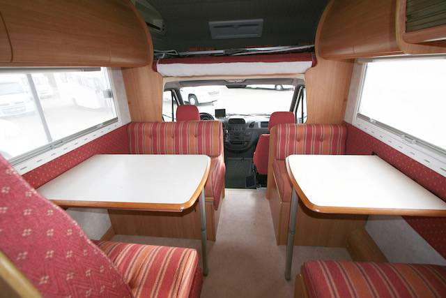 Achat Camping-car capucine occasion, 4 places, lits superposés, 7 couchages, double dînette, Mercedes, Rimor Superbrig 749, à Roques proche de Toulouse (31)