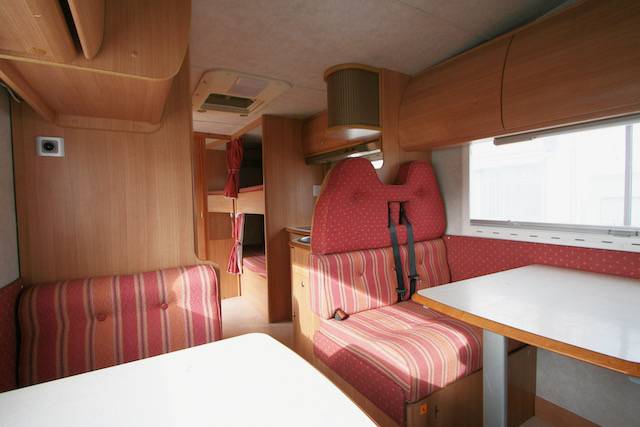 Vente Camping-car capucine occasion, 4 places, lits superposés, 7 couchages, double dînette, Mercedes, Rimor Superbrig 749, à Roques proche de Toulouse (31)