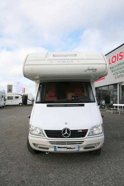 Vente Camping-car capucine occasion, 4 places, lits superposés, 7 couchages, double dînette, Mercedes, Rimor Superbrig 749, à Roques proche de Toulouse (31)