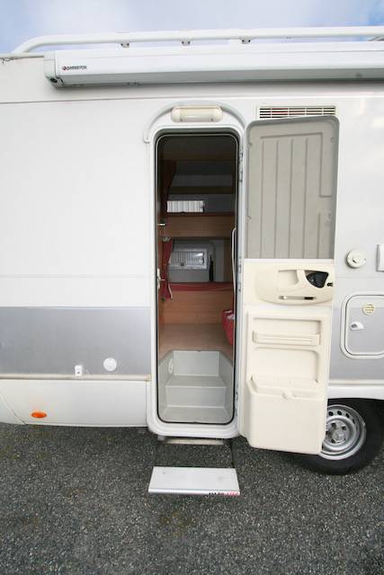 Achat Camping-car capucine occasion, 4 places, lits superposés, 7 couchages, double dînette, Mercedes, Rimor Superbrig 749, à Roques proche de Toulouse (31)