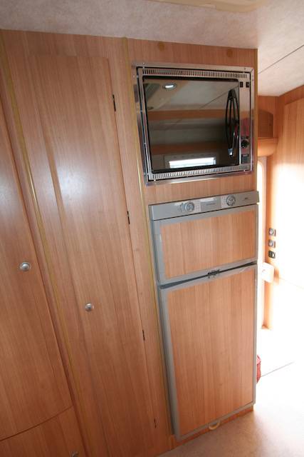 Camping-car capucine occasion, 4 places, lits superposés, 7 couchages, double dînette, Mercedes, Rimor Superbrig 749, à Roques proche de Toulouse (31)