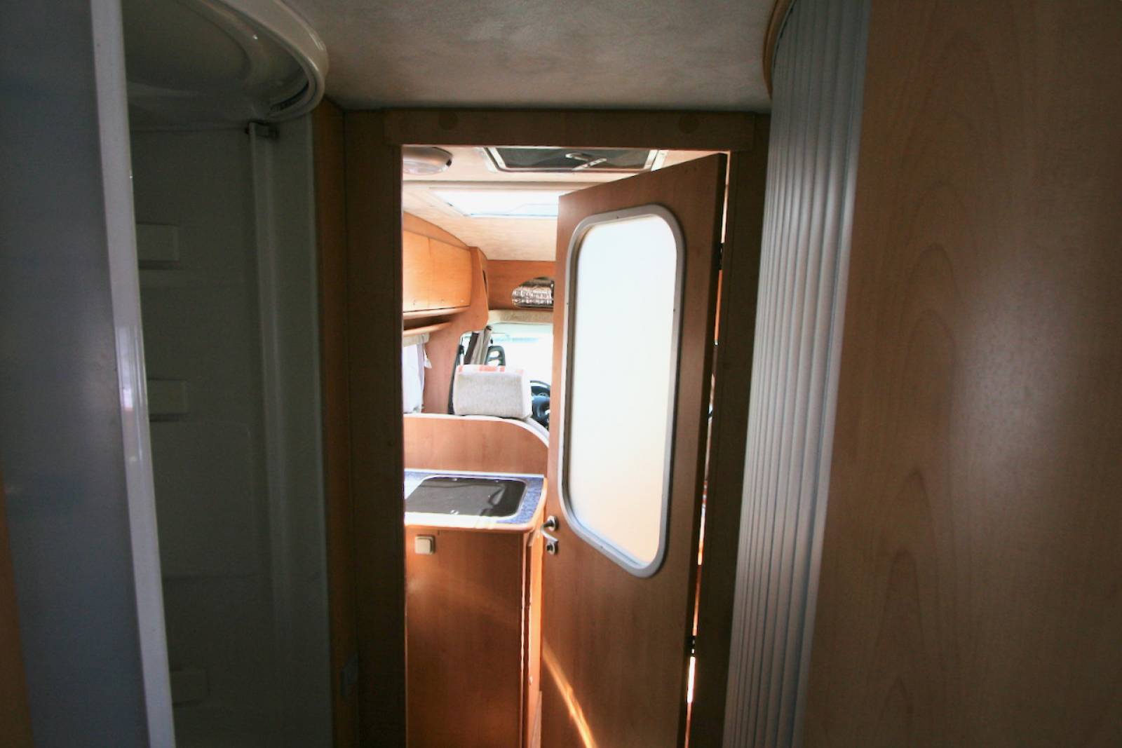 Achat Camping-car profilé occasion, lit sur soute, 5 places carte grise, 4 couchages, Mc Louis Tandy 670 G, à Roques, proche de Toulouse (31)